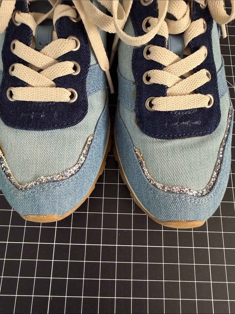 Great Condition Women Coach Sneakers Size 9. - Picture 6 of 10